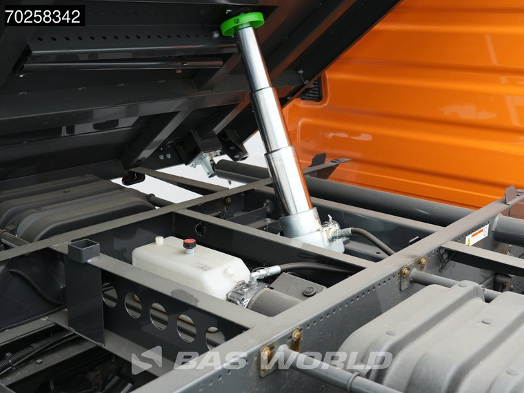 Vehicle Image 36