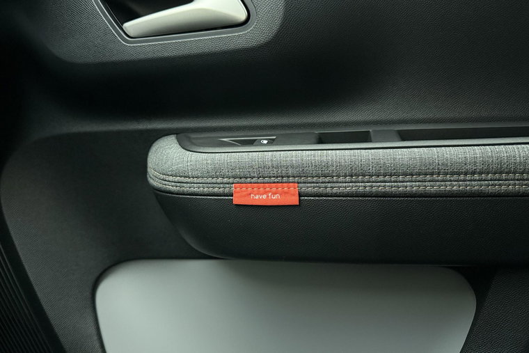 Vehicle Image 24