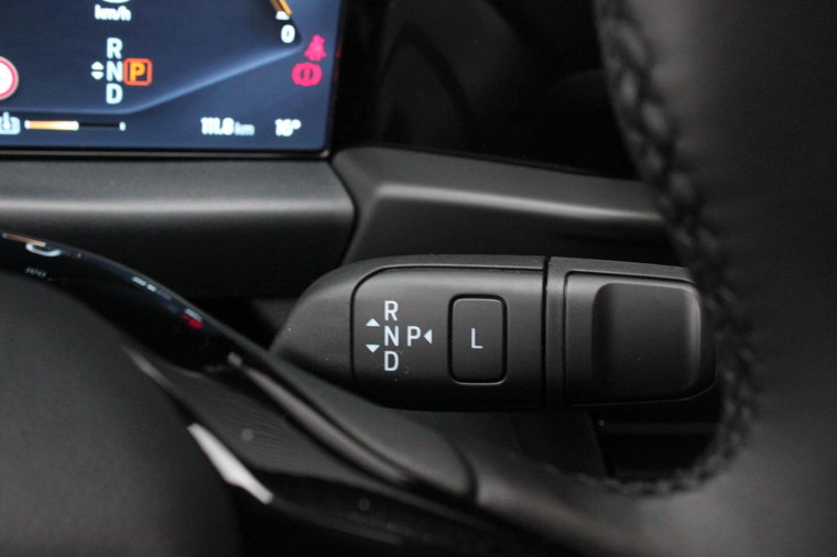 Vehicle Image 25