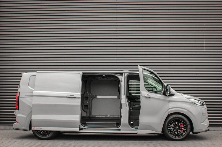 Vehicle Image 8