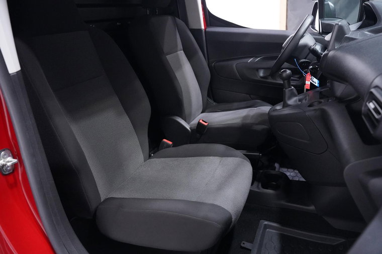 Vehicle Image 18