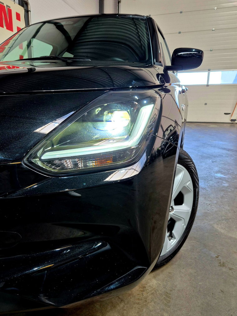 Vehicle Image 14
