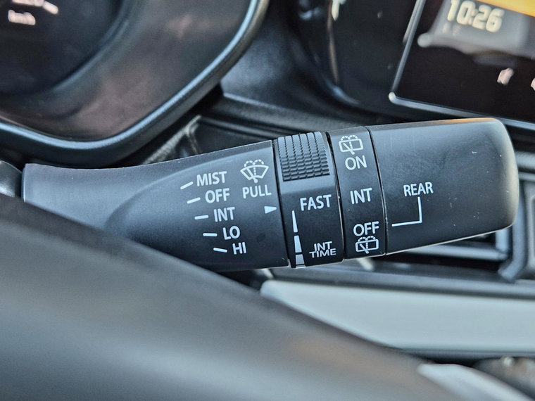 Vehicle Image 25