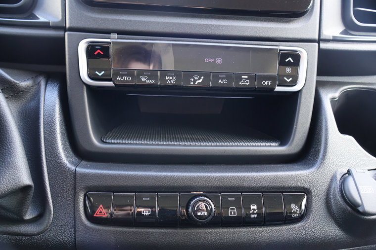 Vehicle Image 27