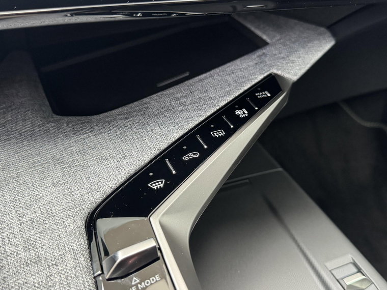 Vehicle Image 48