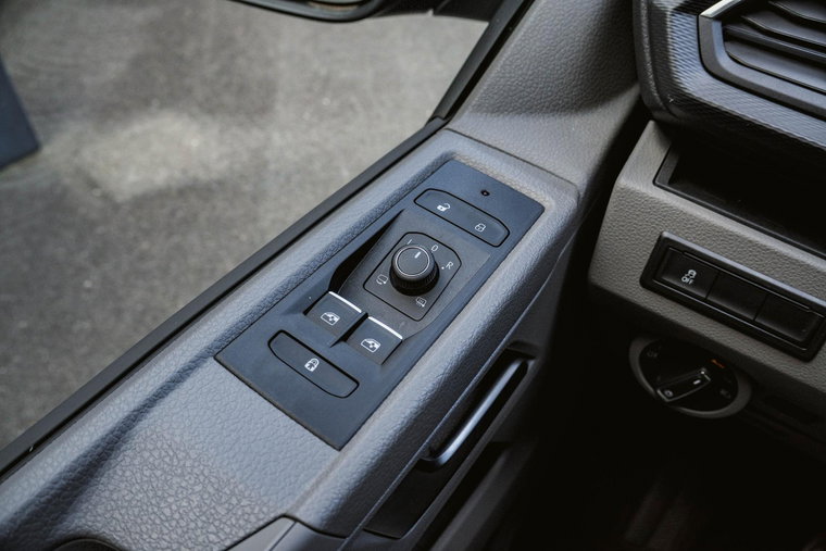 Vehicle Image 24