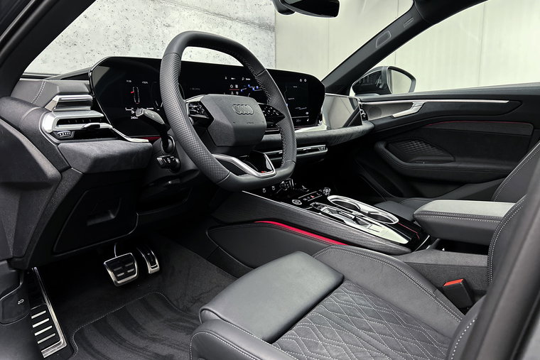 Vehicle Image 25
