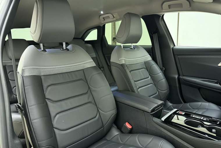 Vehicle Image 13