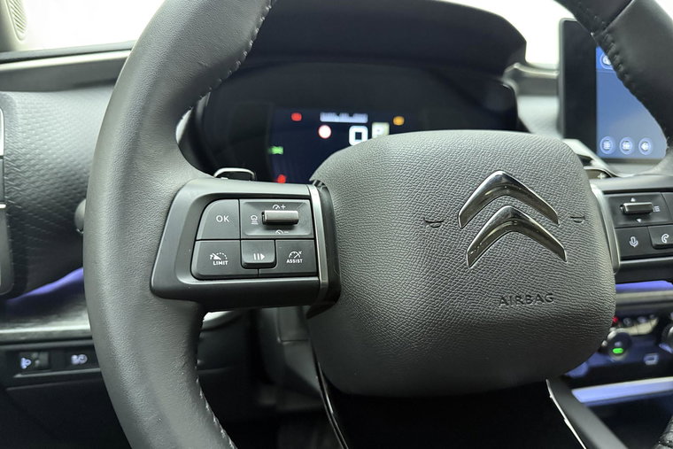 Vehicle Image 23
