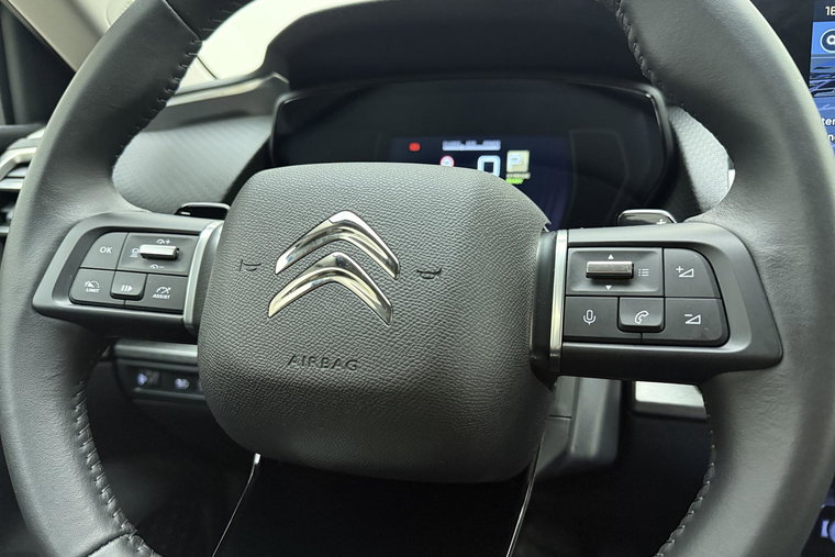Vehicle Image 24