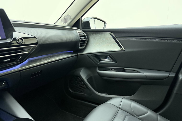Vehicle Image 36