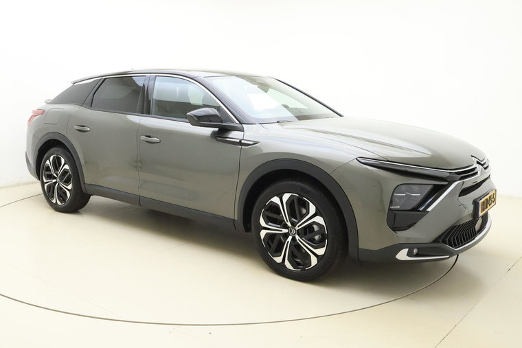 Vehicle Image 8