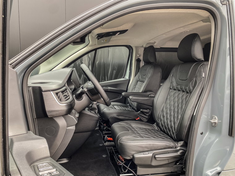 Vehicle Image 14