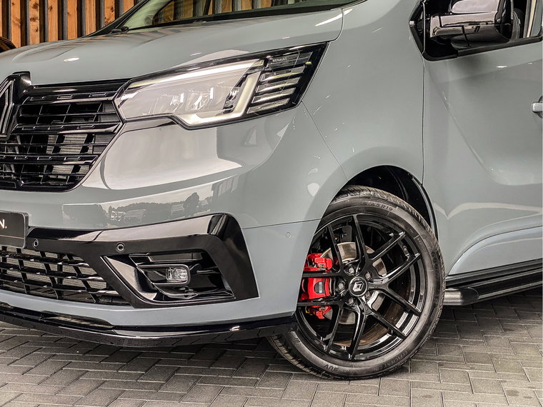 Vehicle Image 32