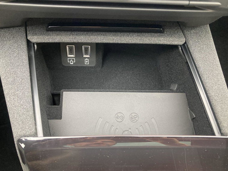 Vehicle Image 33