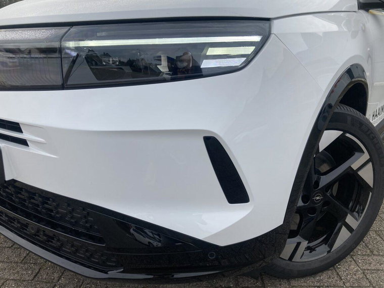 Vehicle Image 48