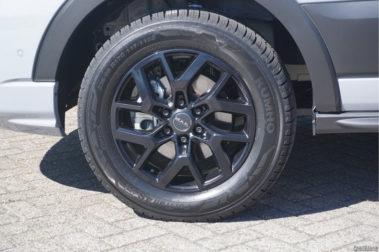 Vehicle Image 22