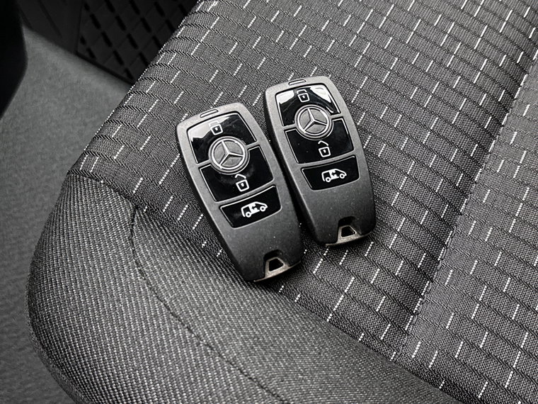 Vehicle Image 35