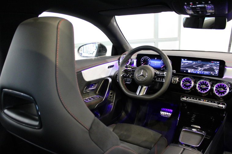 Vehicle Image 36