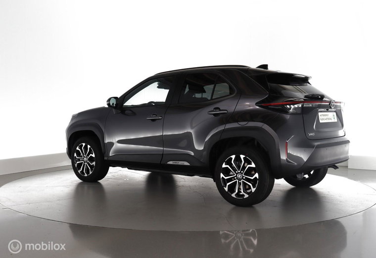 Vehicle Image 6