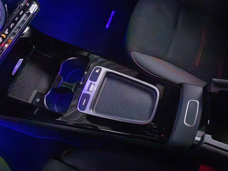 Vehicle Image 24