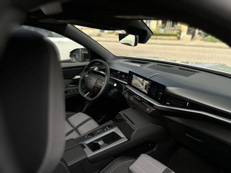 Vehicle Image 17