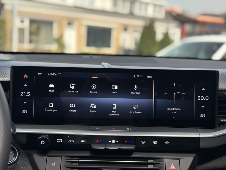 Vehicle Image 32