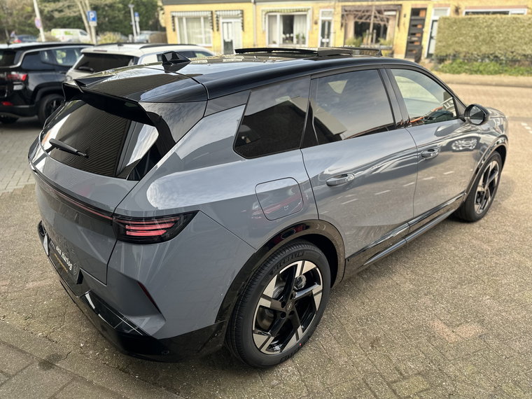 Vehicle Image 42