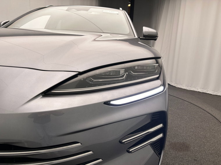 Vehicle Image 36