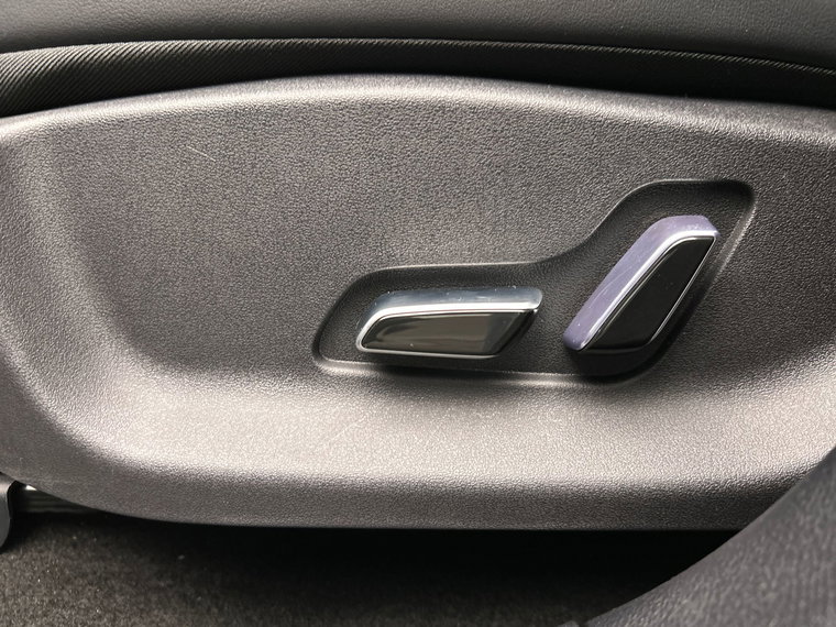Vehicle Image 40
