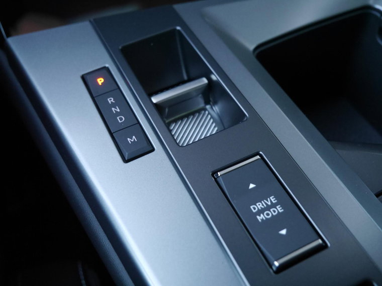 Vehicle Image 32