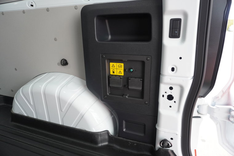 Vehicle Image 13