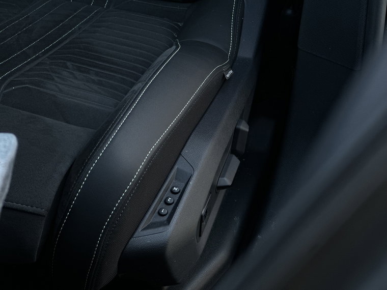 Vehicle Image 24