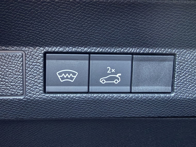 Vehicle Image 28