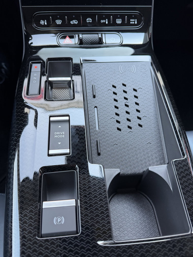 Vehicle Image 42