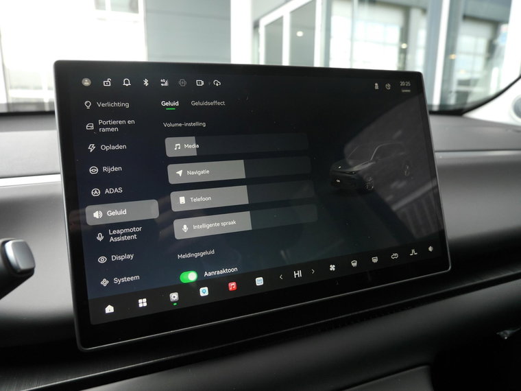 Vehicle Image 30