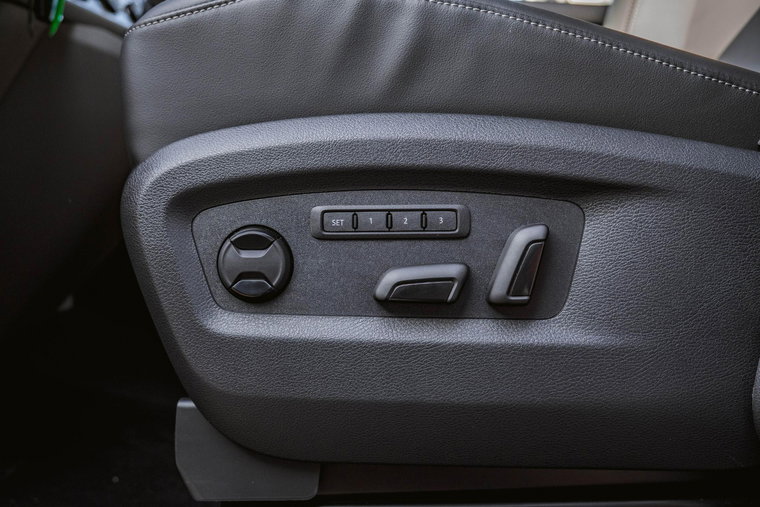 Vehicle Image 26