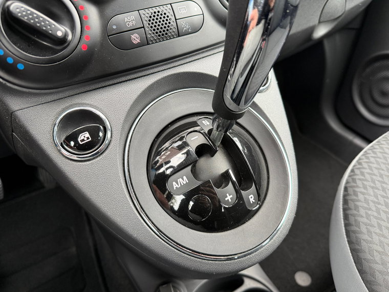 Vehicle Image 32