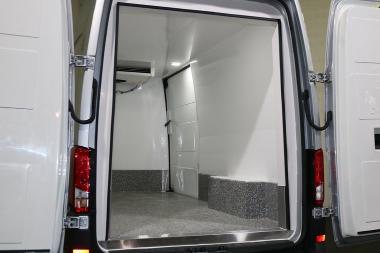 Vehicle Image 13