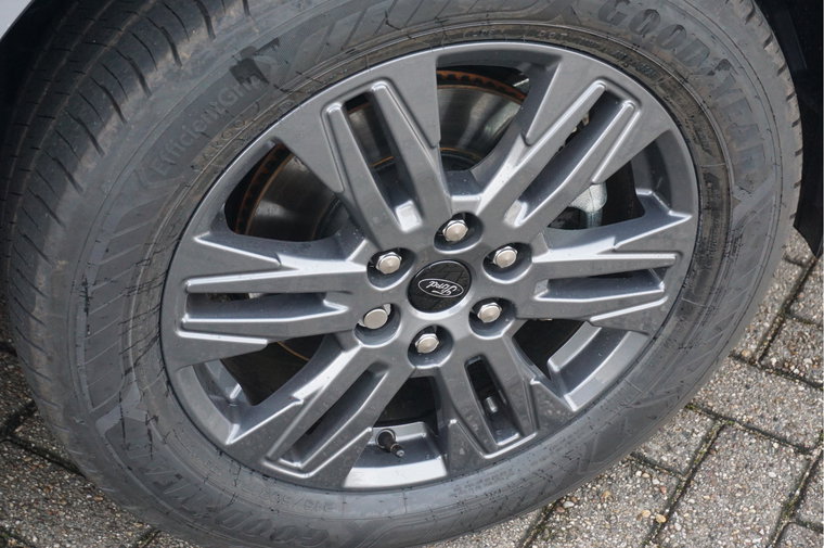 Vehicle Image 22