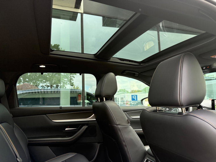 Vehicle Image 35