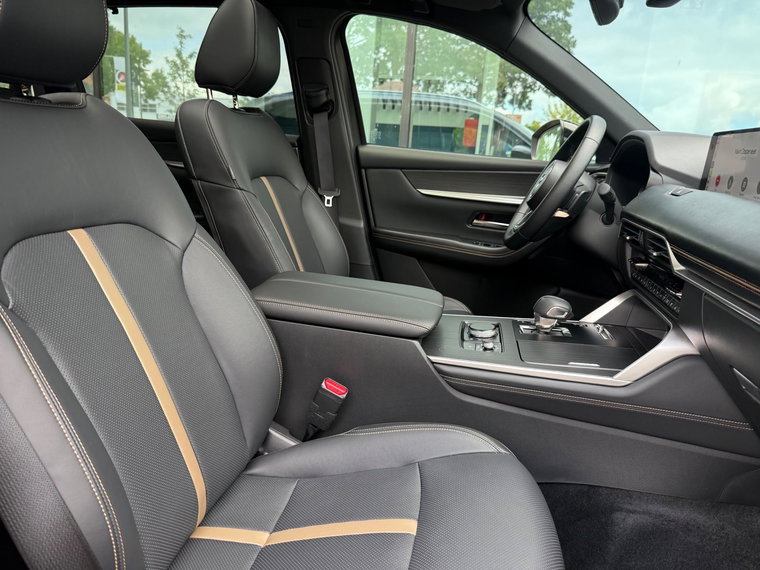 Vehicle Image 38
