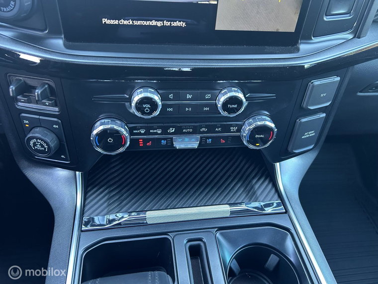 Vehicle Image 29