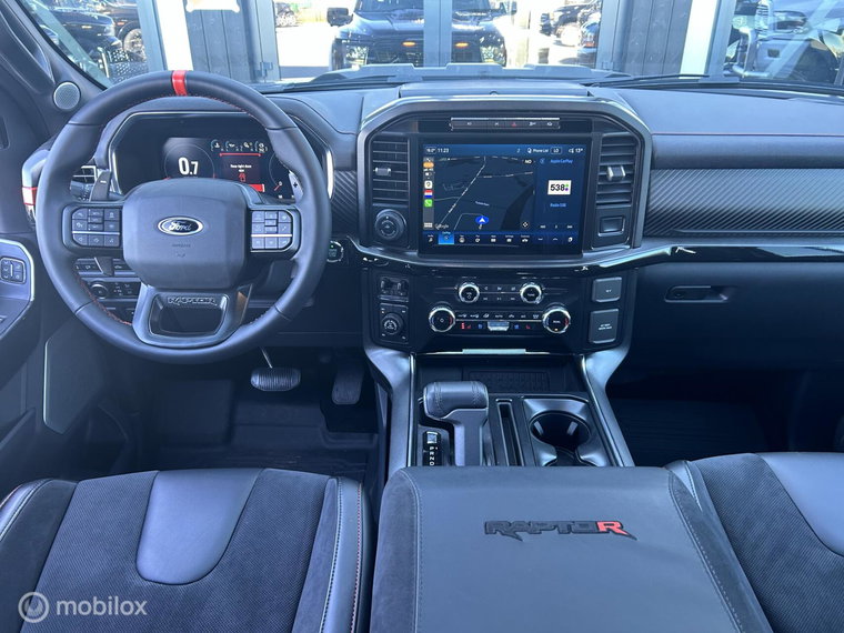 Vehicle Image 38