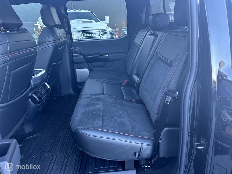 Vehicle Image 40