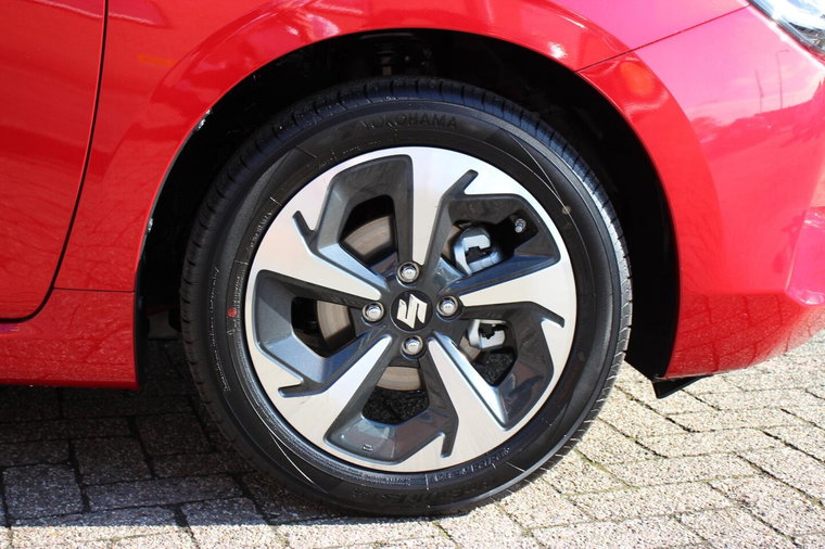 Vehicle Image 12