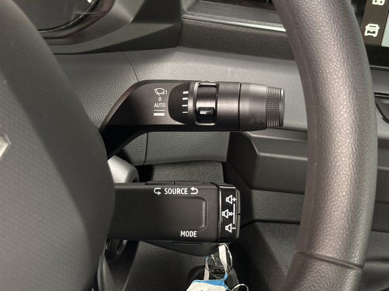 Vehicle Image 27