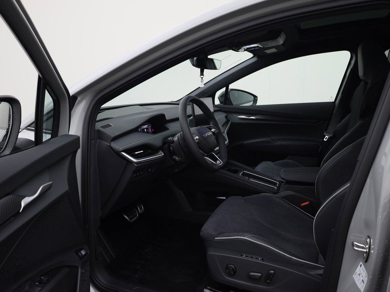 Vehicle Image 35