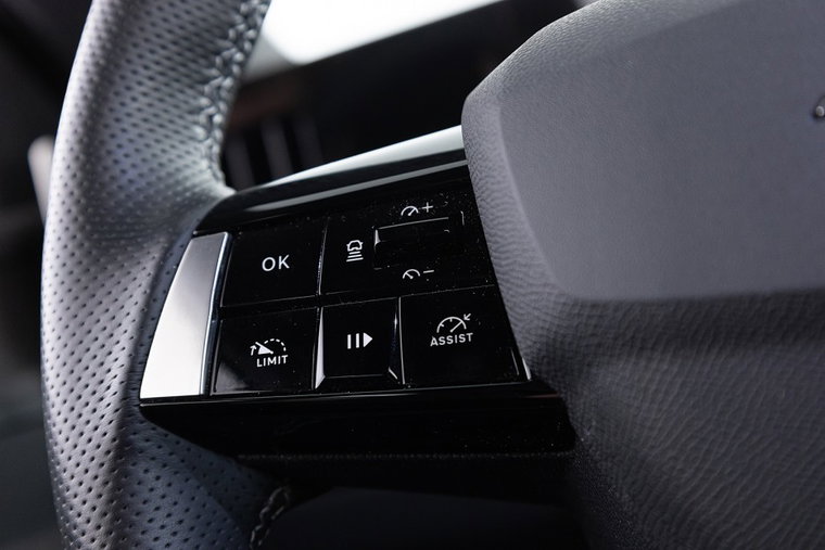 Vehicle Image 37