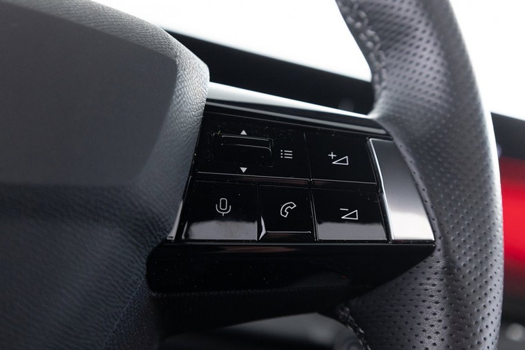 Vehicle Image 38